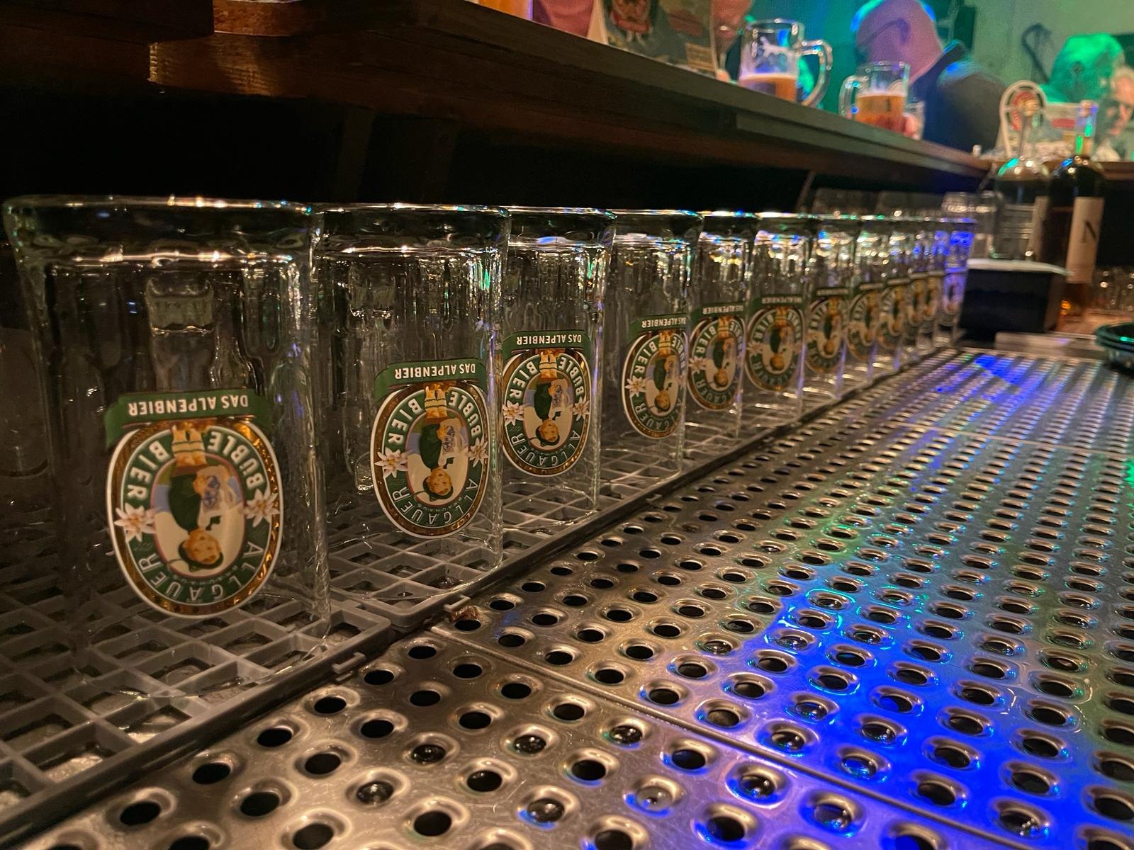 Biergläser für Jever und Radeberger